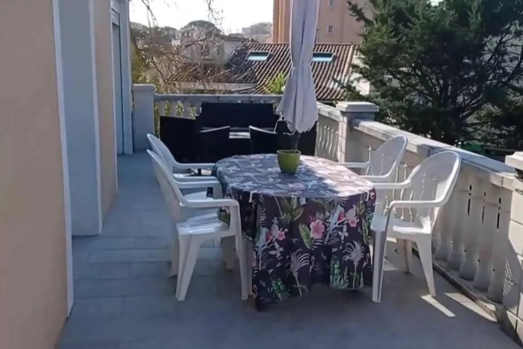 Maison Au Calme Avec Jardin Et Piscine Saint Raphael Holiday home