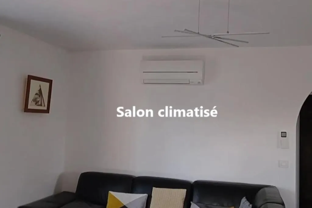 Prázdninový dům Maison Au Calme Avec Jardin Et Piscine Saint Raphael